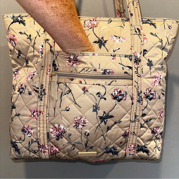 Vera Bradley Strawflowers Large Zippered Tote in Performance Twill - Picture 3 of 8